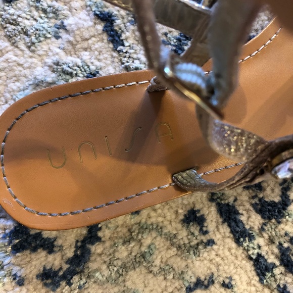 LIKE NEW JEWELED SANDALS - Picture 6 of 6